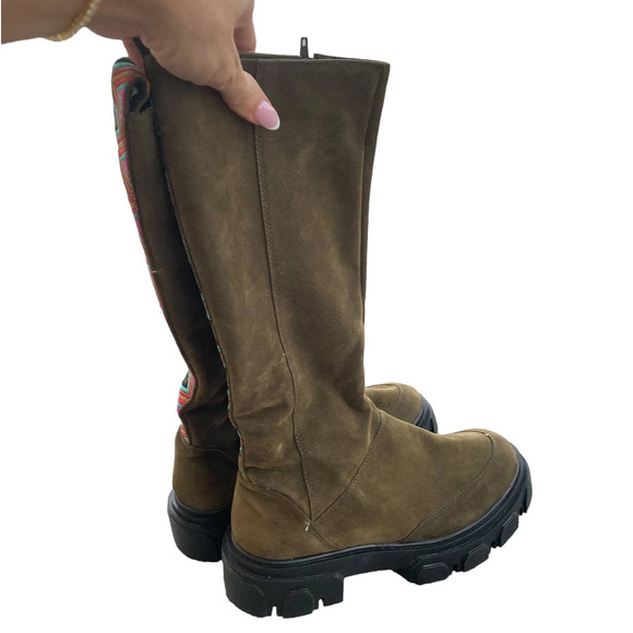 NEW! FARM RIO Knee High Lug Sole Army Green Suede Embroidered Boot - Picture 5 of 6